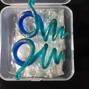 Glass hangers